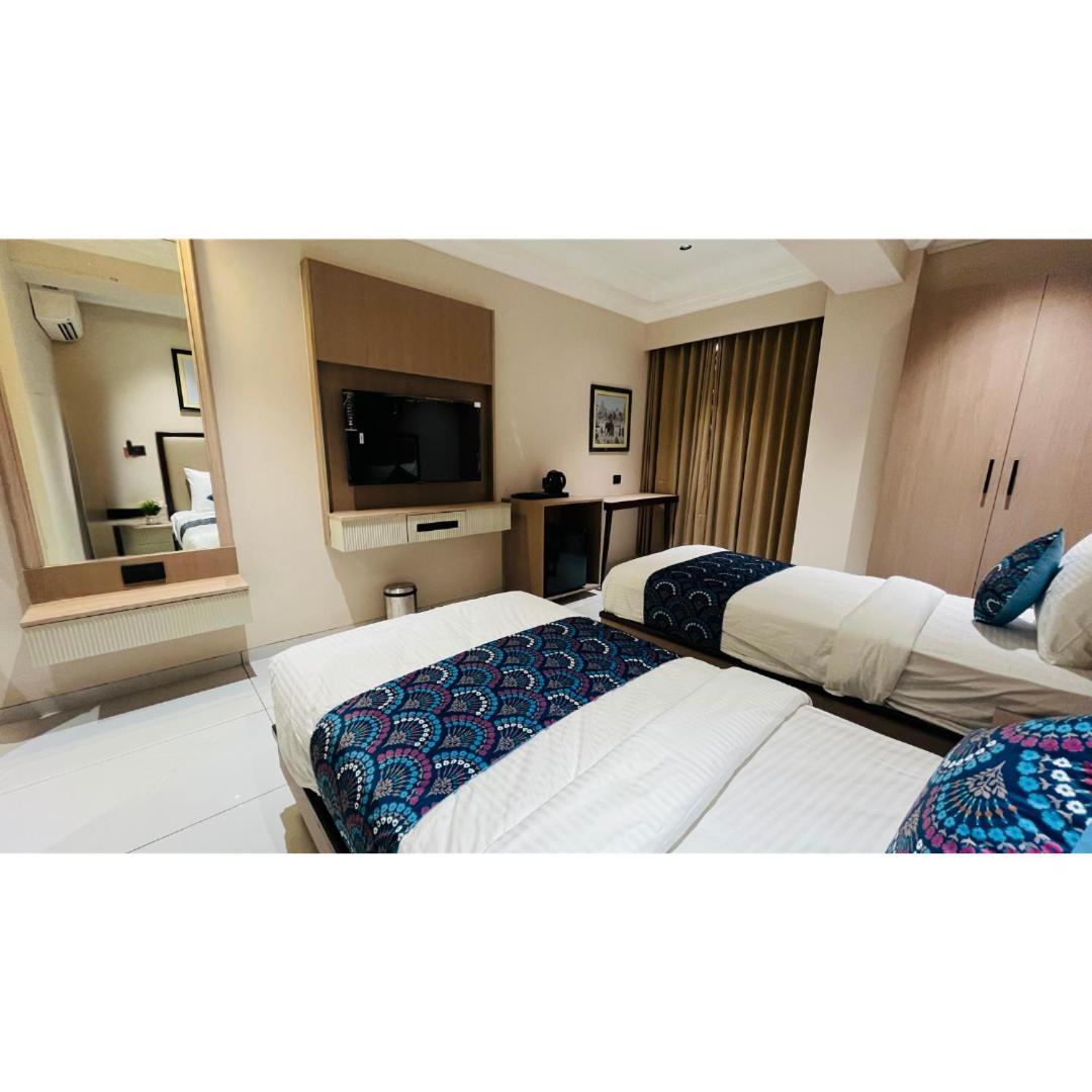 Hotel Royal Town Ahmedabad Eksteriør billede