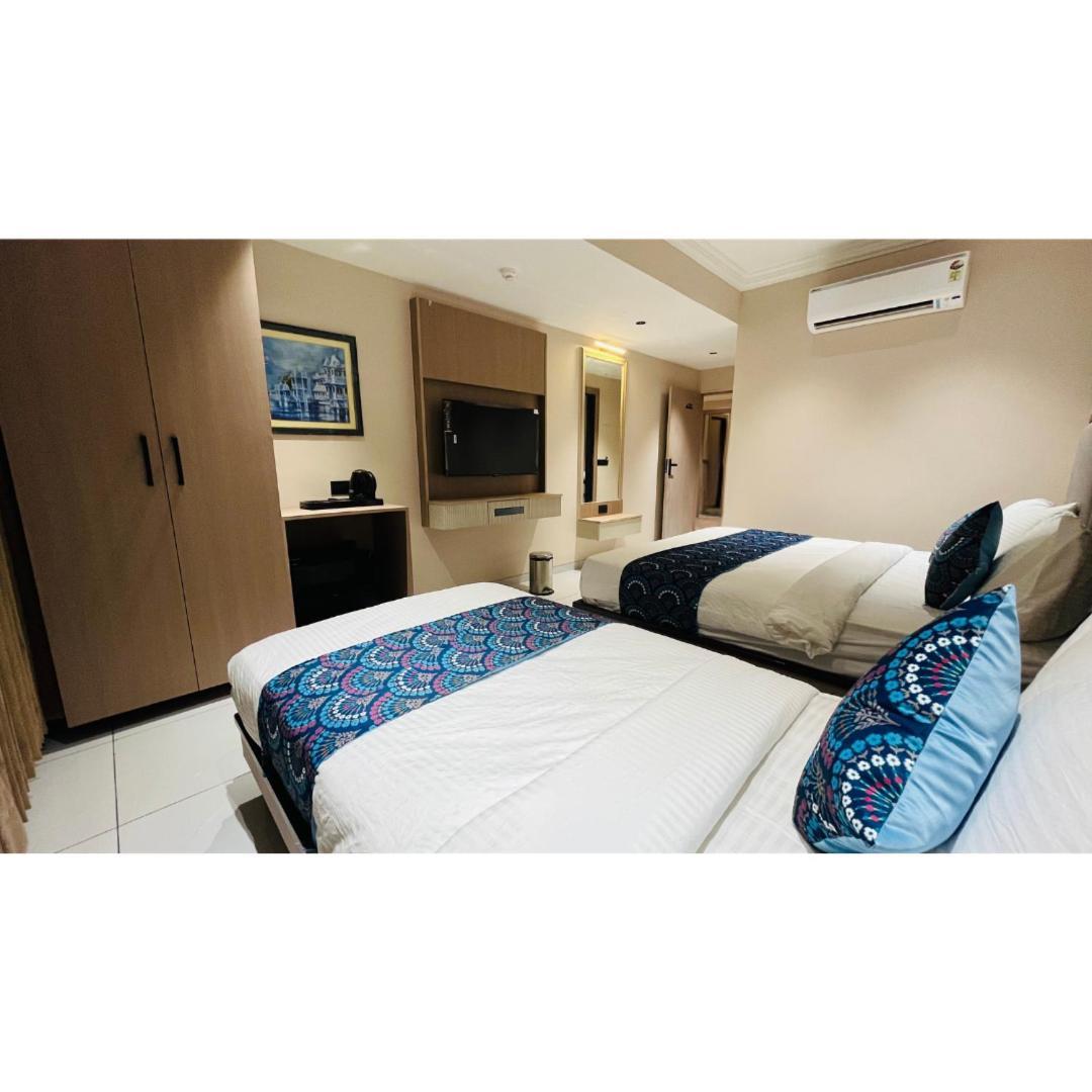Hotel Royal Town Ahmedabad Eksteriør billede