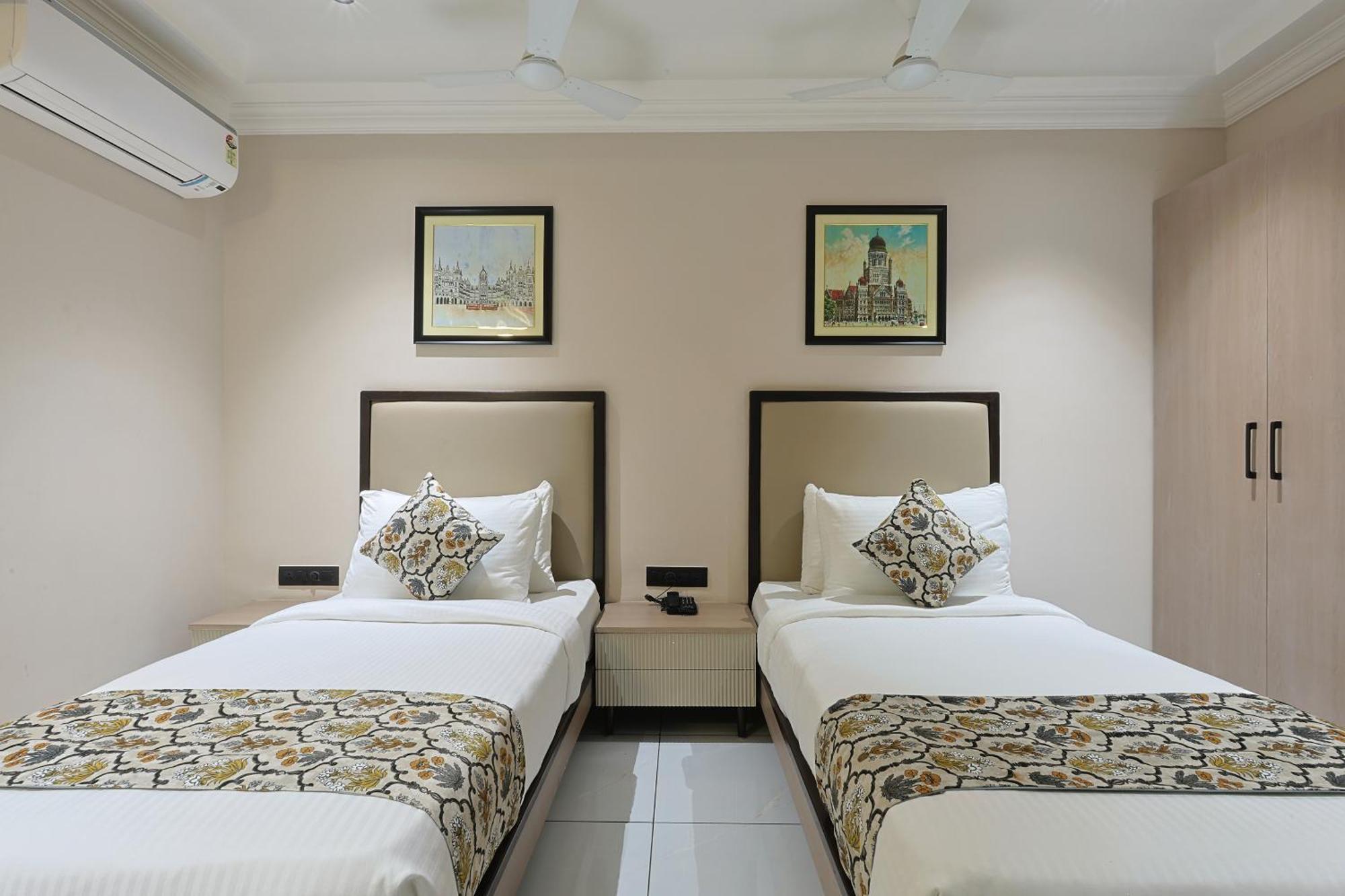 Hotel Royal Town Ahmedabad Eksteriør billede