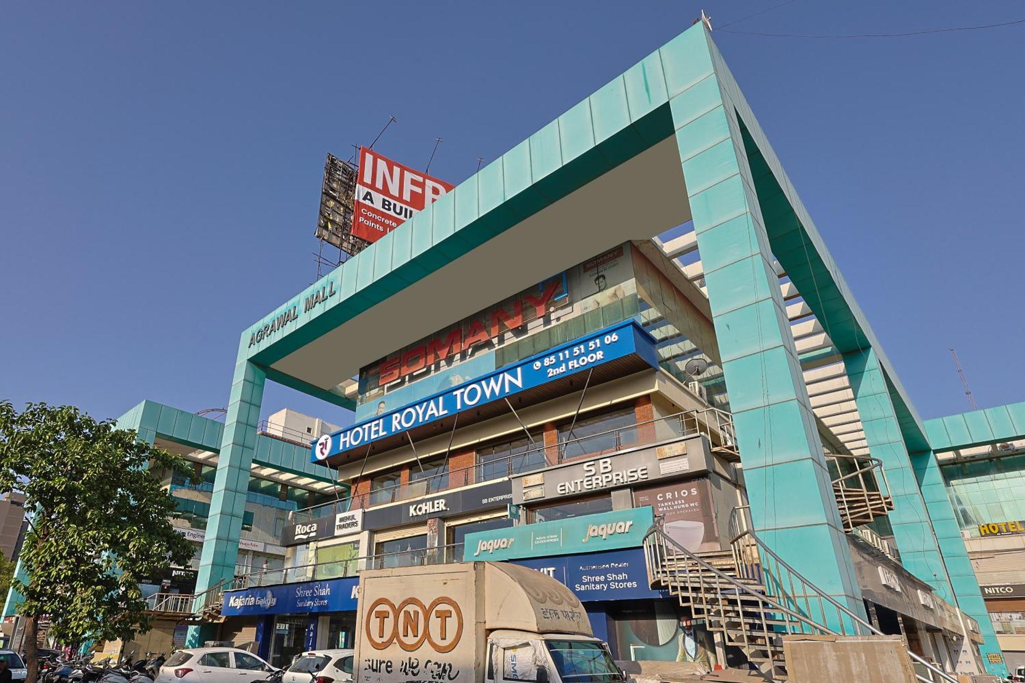Hotel Royal Town Ahmedabad Eksteriør billede